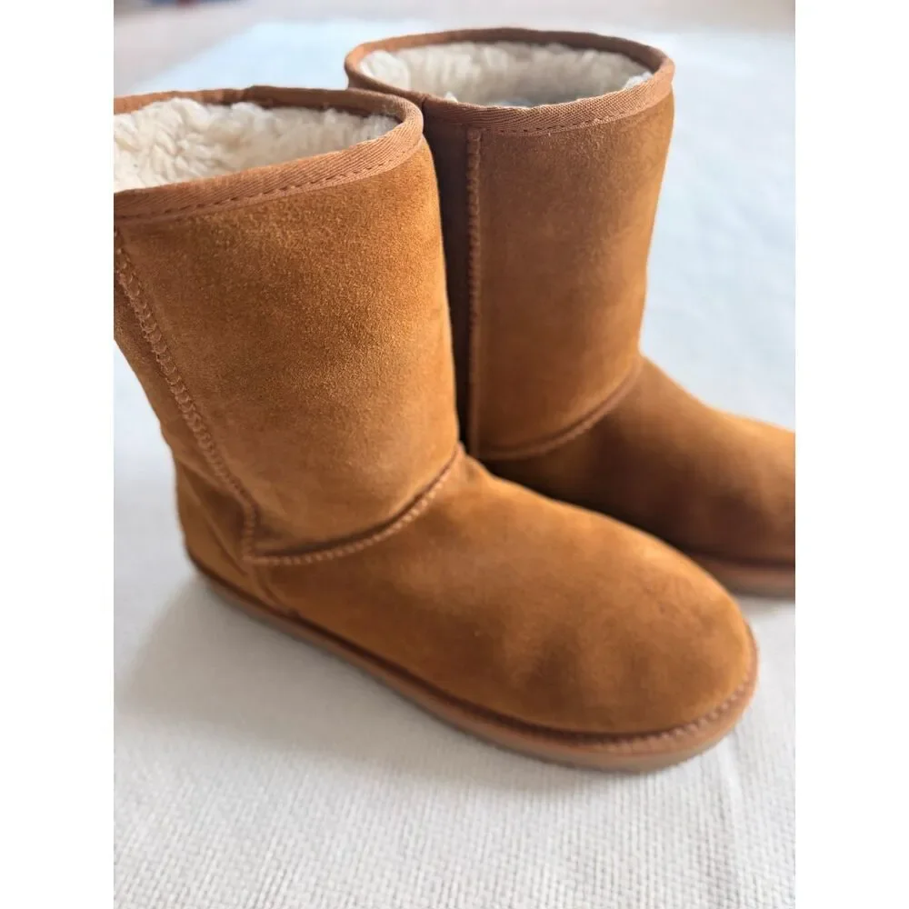 Koolaburra by UGG Short Boot Women's | Chestnut Suede Sherpa Style 1017090W